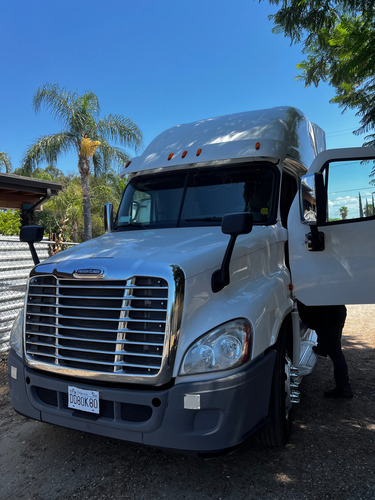 Cascadia 2016,pedimento Vu Dd15 Std 10 Cambios 586000 Millas