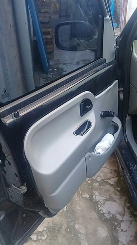 Imagen 8 de 11 de Renault Kangoo 1.6 2 Ath Plus Da Aa Cd Pk Lc 2010