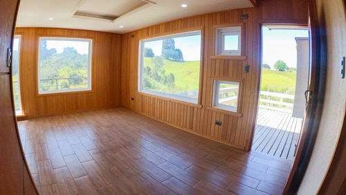 Casa Dos Pisos/ Lomas De Ten-ten/ Castro/ Isla Grande Chiloé