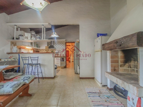 Espectacular Casa En Venta En Jardines De Córdoba, Ideal Para Vivir Todo El Año!- Ref: 2147
