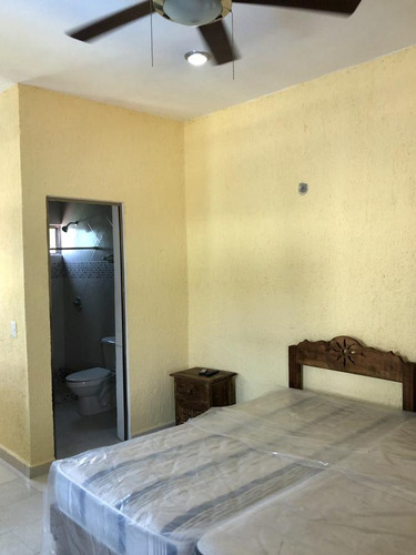 Edificio Con Locales Comerciales, Alberca Y Estudios En Playa Del Carmen P3265