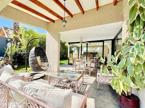Casa Ampliada San Carlos De Apoquindo 6d/5b/3e En Condominio
