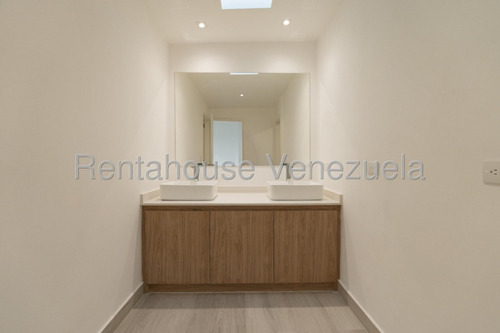 Casa (duplex) En Venta En El Cafetal, Distrito Metropolitano 25-17659