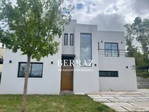 Comprar Casa Venta 5 Dormitorios Barrio Santa Lucia Lote De 493 M2 Pilar Del Este