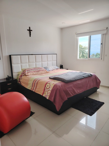 Moderna Casa En El Manzano, Emss
