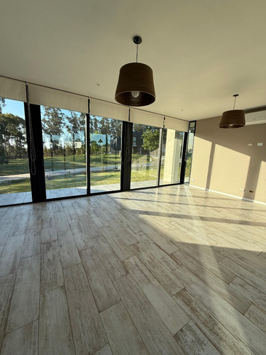 Casa 4 Amb Con Piscina. Barrio Privado