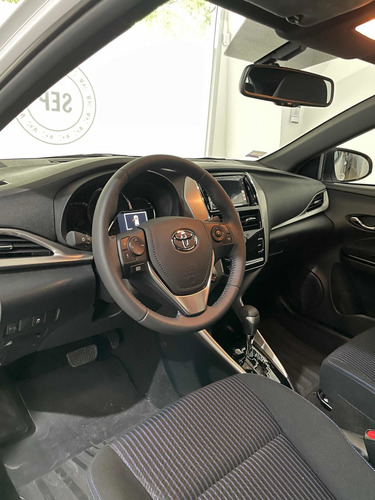 Imagen 12 de 15 de Toyota Yaris 2022 1.5 107cv Xls Cvt Sepautos
