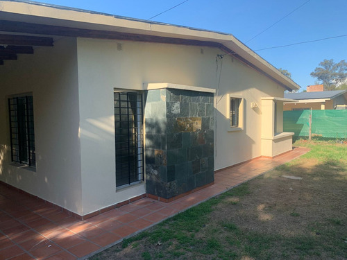 Imagen 25 de 27 de Venta Casa De 3 Dormitorios Con Pileta