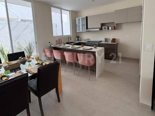 Casa En Venta En Condominio Al Norte De Aguascalientes
