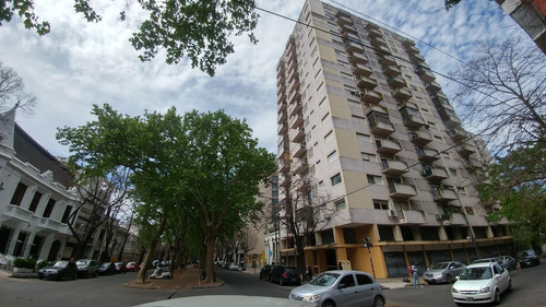 Departamento En Venta De 4 Dormitorios Y Dependencias Calle 53 Esq. 4 - La Plata