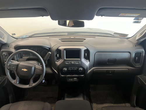 Chevrolet Silverado WT DOBLE CABINA 4X4