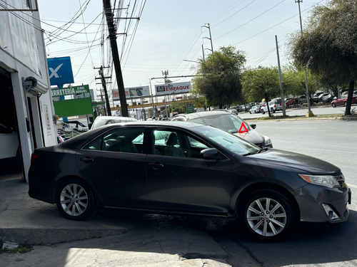 Toyota Camry 2.5 Xle L4/ At