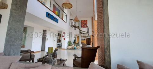 Bellisimo Apartamento Dúplex Y Doble Altura En Venta La Lagunita Country Club Caracas 24-11301