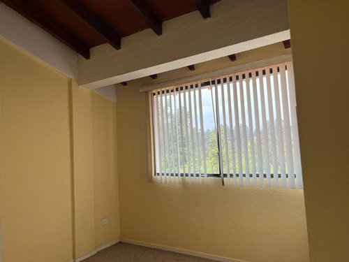 Imagen 13 de 19 de Casa De 3 Dorm. De Arriendo Alquiler Dentro De Conjunto En El Valle De Los Chillos