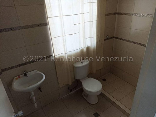 Imagen 15 de 27 de Casa Comercial Y Residencial En Catia La Mar A Pie De Calle Con Local Comercial 22-8083