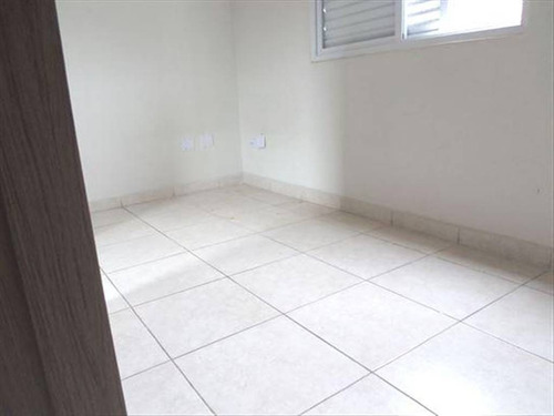 Imagem 26 de 30 de Triplex Sobrado Novo Com 02 Dormitórios 01 Suíte 02 Banheiros Condomínio Fechado Na Vila S. Jorge São Em Vicente Imóvel Este Bem Grande Com 110 M2 Util É Bem Arejado Iluminado Com Churrasqueira Próxi