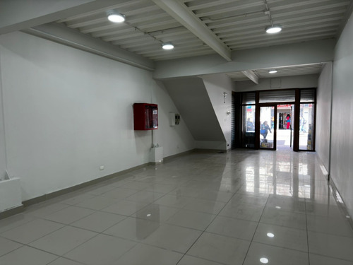 Local 2 Niveles, Manuel Montt 1095, 250m2 4 Baños, Nuevo
