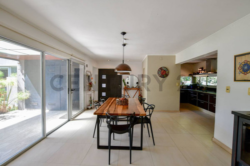 Casa De 3 Dormitorios En Excelente Zona De Villa Elisa