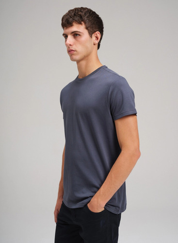 Remera Etiqueta Negra Cuello U Liquid Cotton I25