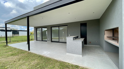 Casa En Venta En Puertos Del Lago Barrio Ceibos A Estrenar