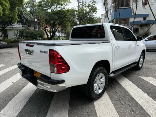 Toyota Hilux 2.4 Mecánica 2020 Diesel 4x4