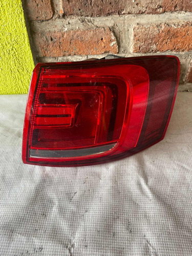 Calavera Derecha Jetta Mk6 Hibrido 2013,2014,2015,2016,usado