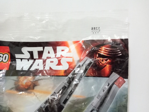 Lego Star Wars Force Awakens Kylo Ren Shuttle Set 30279 017 (Usado)