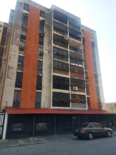 Se Vende Comodo Apartamento Ubicado En La Urb Los Caobos, 007jsc