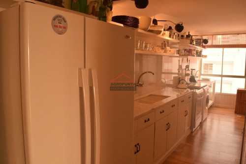 Apartamento En Peninsula, 2 Dormitorios *- Ref: 3013