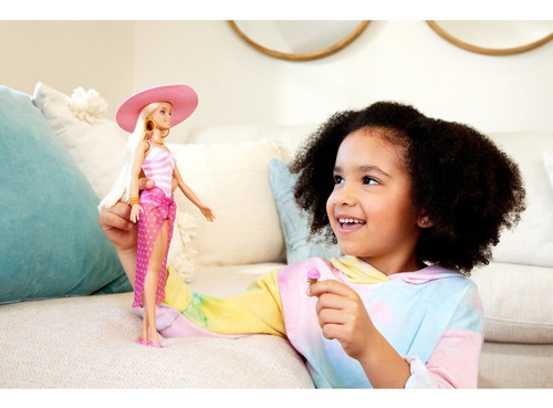 Barbie La Película Muñeca Día De Playa Con Accesorios