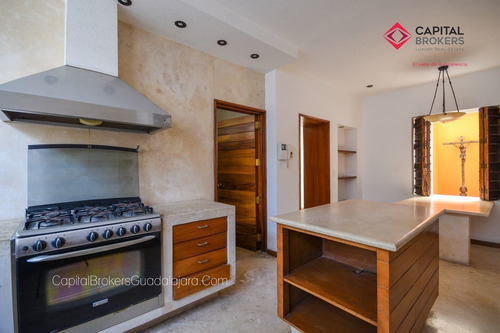 Casa De Lujo Con Alberca En El Palomar Sur