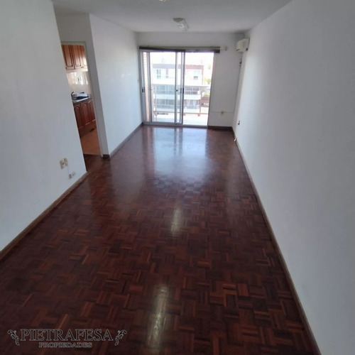 Apartamento En Alquiler, 2 Dormitorios, 1 Baño, Terraza, Garaje, Marco Bruto, Pocitos.