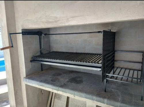 Imagen 2 de 5 de Parrilla Completa Con Sistema De Elevación Enlosada