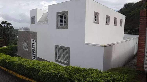 Casa En Venta El Bosque De La Lagunita, Caracas