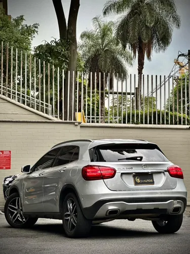 Mercedes-Benz Clase GLA 1.6 GLA200 Urban