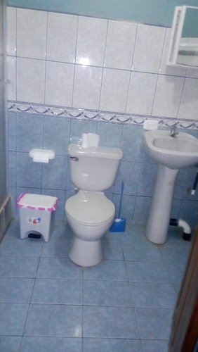 Imagen 8 de 8 de Apto El Roble A Pareja No Garage Incluye Agua, Luz Y Cable Tv