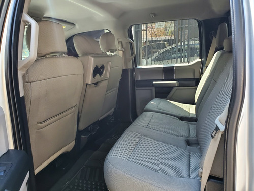 Imagen 8 de 11 de Ford Lobo Xlt 5.0 4x2 2016, Factura Agencia, Impecable