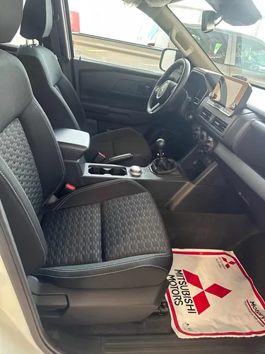Mitsubishi L200 Glx Plus 2.4 Turbo-diesel. Sp