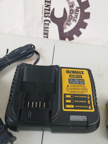 Combo De Baterías Y Cargador Dewalt 20 Voltios (Usado)