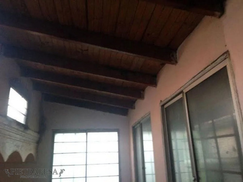 Imagen 2 de 8 de Casa En Venta + Comercio Rentado - 3 Dormitorios - 2 Baños - Garaje - Aires Puros