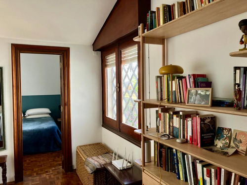 Casa En Venta De Tres Dormitorios Dos Baños Cochera Y Fondo