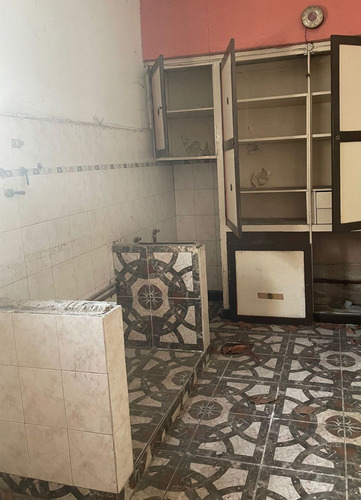 Imagen 7 de 9 de Venta Casa A Refaccionar Ideal 2 Flias Entrada Ind