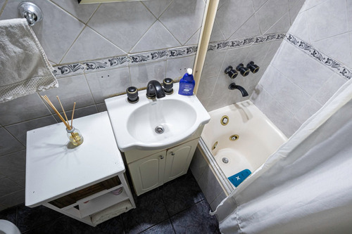 Casa En Venta Sobre Lote Propio En Saavedra