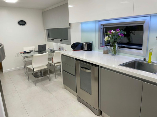 Imagen 12 de 30 de Departamento En Venta De Cuatro Ambientes, Haedo, Semi Piso, Excelente Estado.