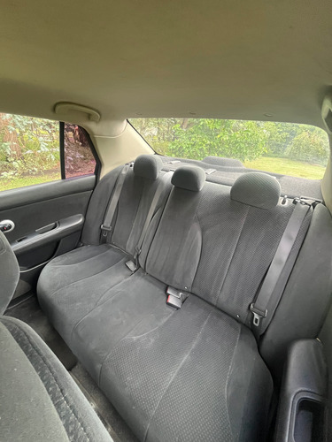 Nissan Tiida 1.8 visia se 4 puertas