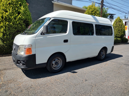 Nissan Urvan 2.5 Panel Vidrio Toldo Alto 4p Mt