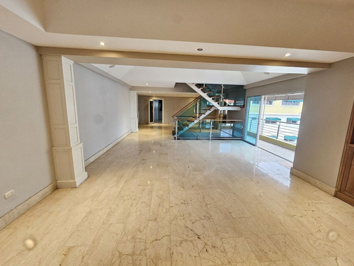 Penthouse De 3 Niveles En Bella Vista Sur