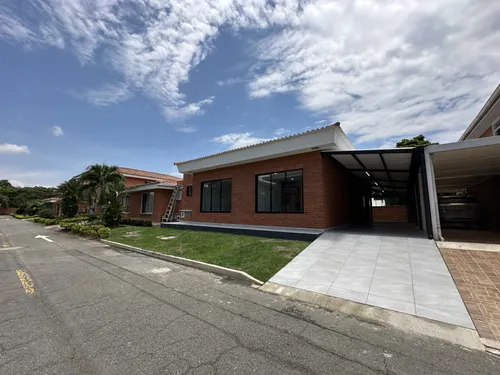 Casa En Venta En Hacienda El Castillo. Cod V8014650