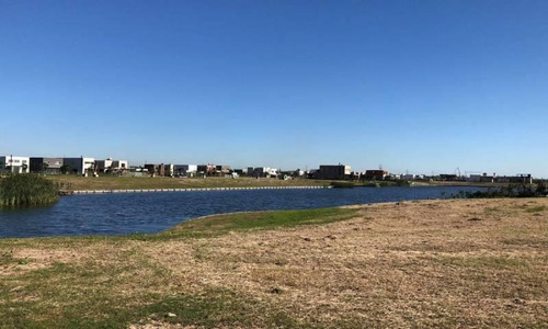 Imagen 2 de 2 de Lote Al Lago En Complejo Nordelta - Castanños