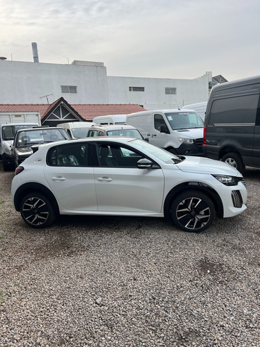 Peugeot 208 1.0T Gt